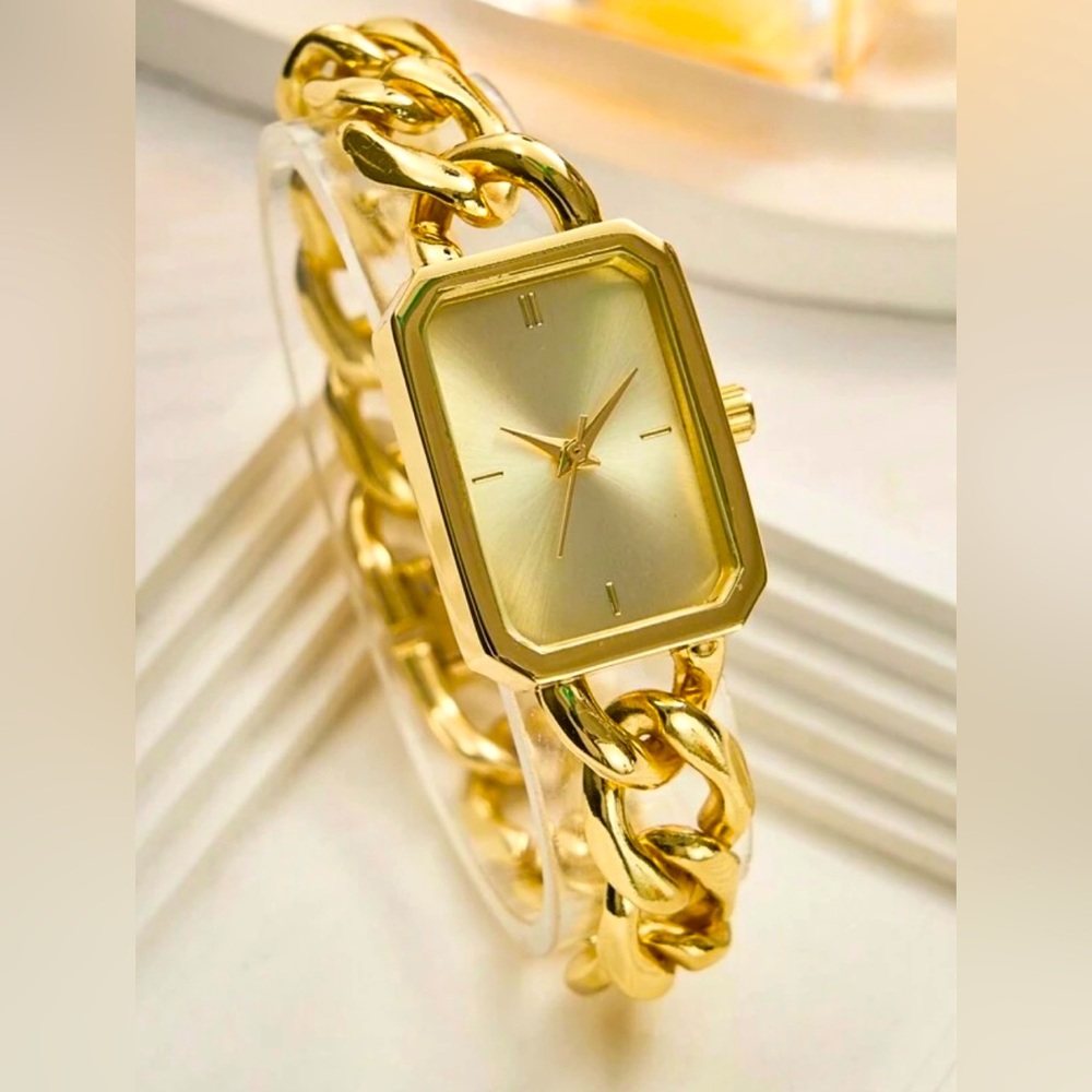 Gold Glamours Bracelet Watch